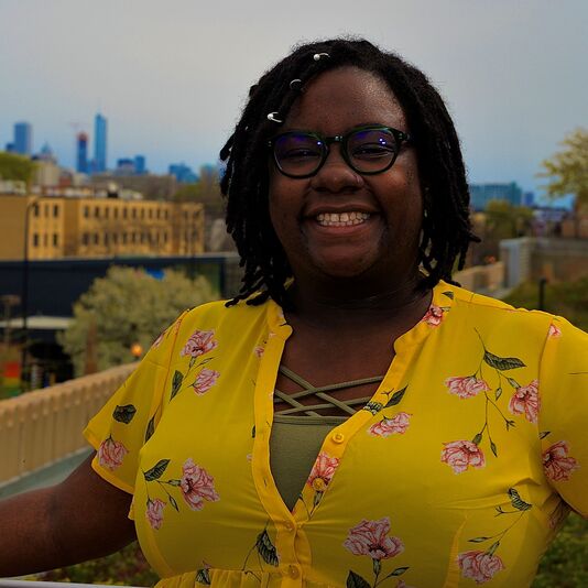 Photo of Nicole Holmes